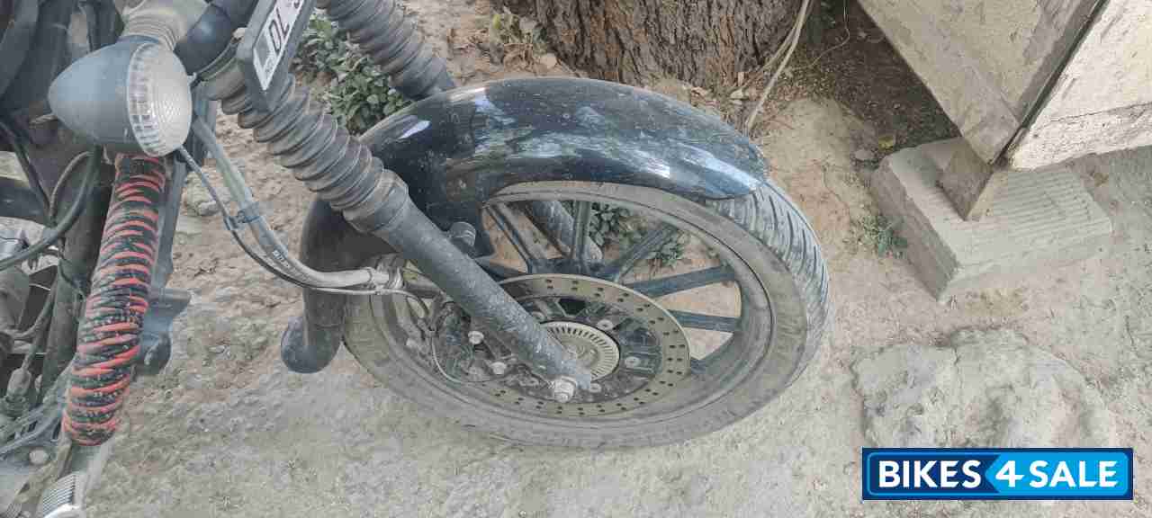 Matt Black Bajaj Avenger Street 220