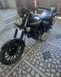 Blue Bajaj Avenger Street 150