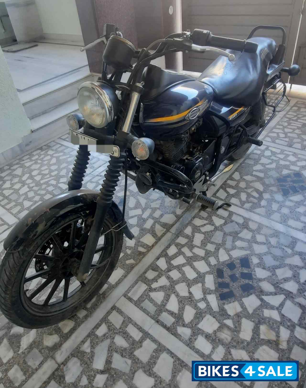 Blue Bajaj Avenger Street 150