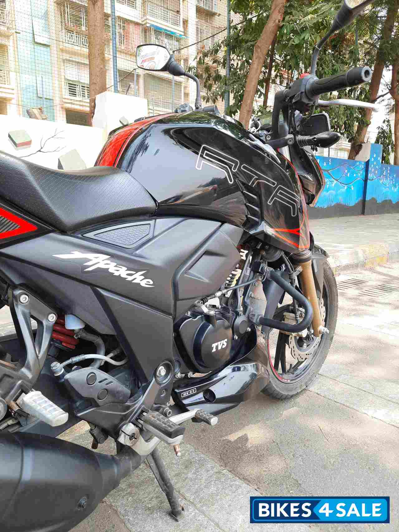 Black TVS Apache RTR 200 4V 2020
