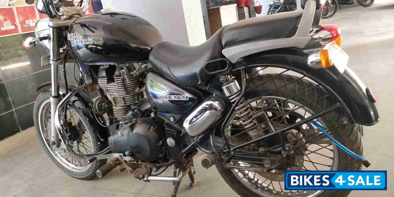 Black Royal Enfield Thunderbird 350 Black Royal Enfield Thunderbird 350