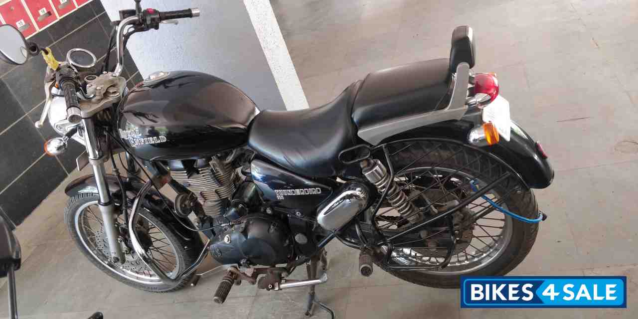 Black Royal Enfield Thunderbird 350 Black Royal Enfield Thunderbird 350