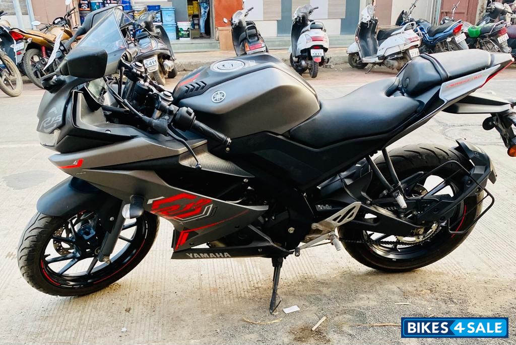 Thunder Grey Yamaha YZF R15 V3 BS6