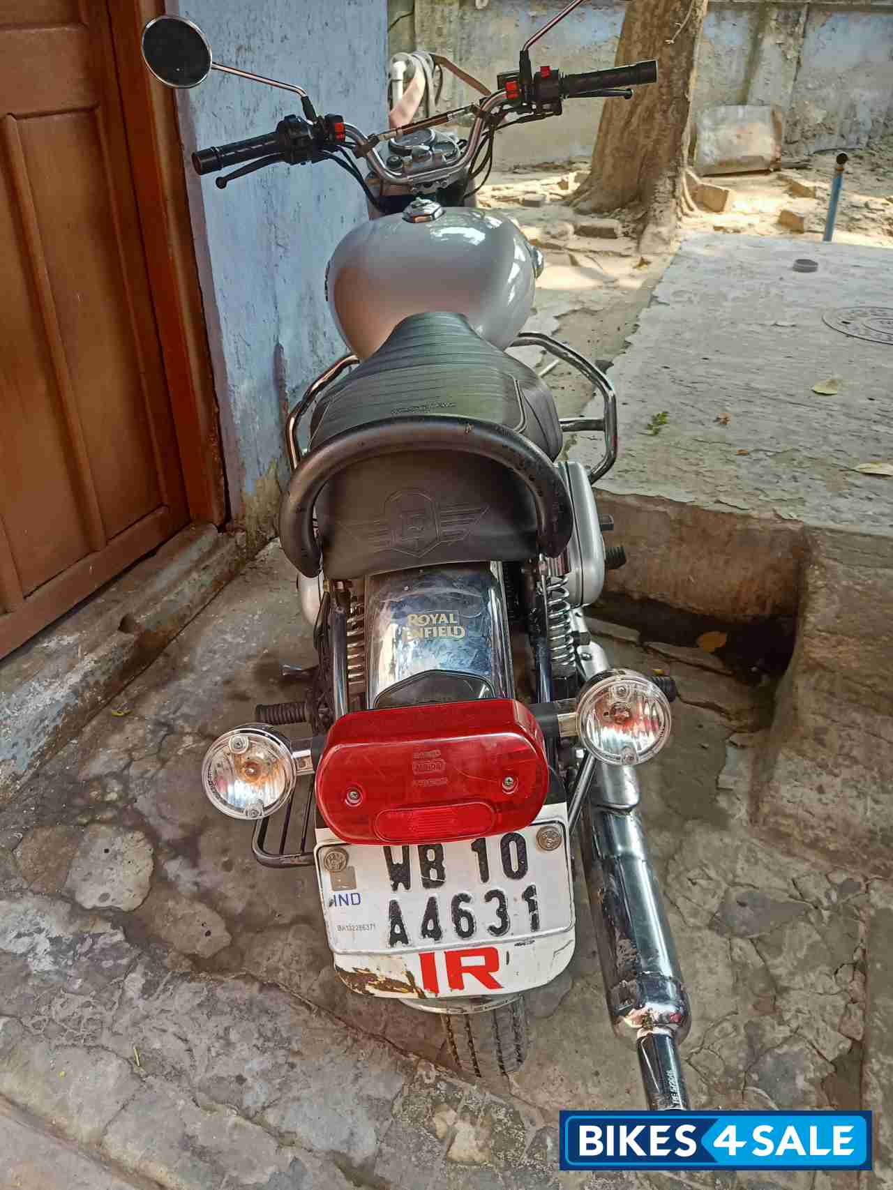 Grey Royal Enfield Bullet Electra Twinspark