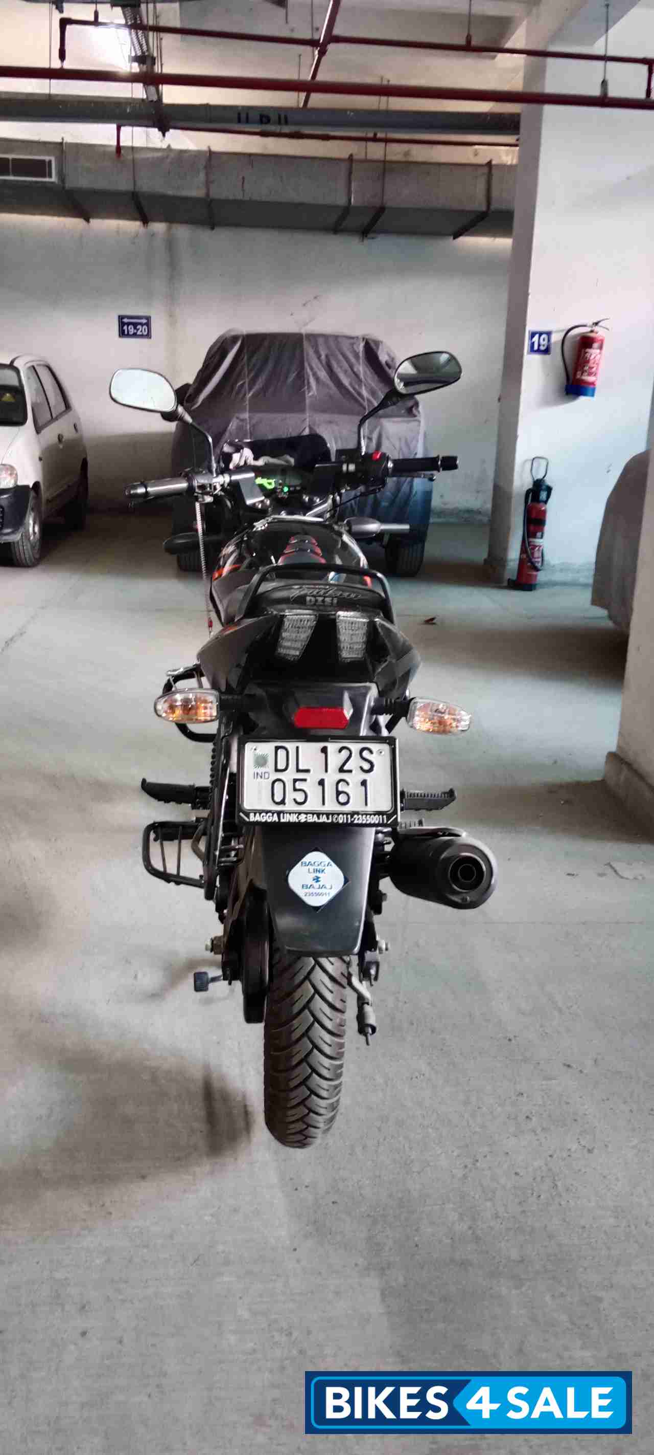 Ibony Black Bajaj Pulsar 125 Neon BS6 Ibony Black Bajaj Pulsar 125 Neon BS6