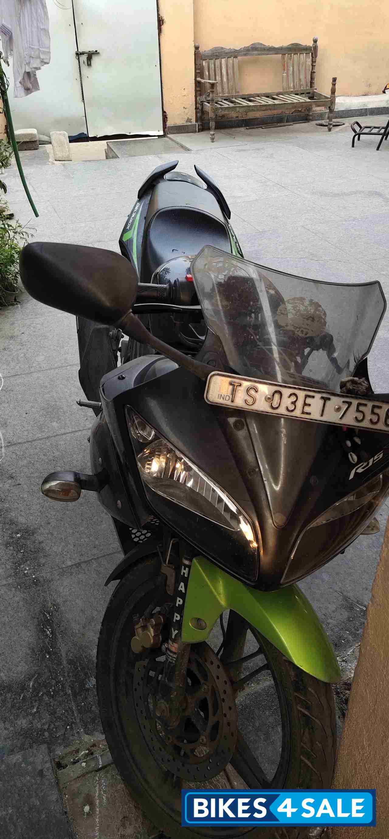 Green And Black Yamaha YZF R15 S