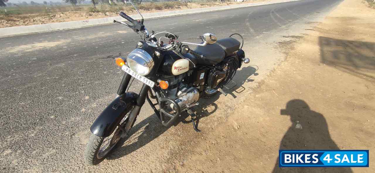 Black Royal Enfield Classic 350