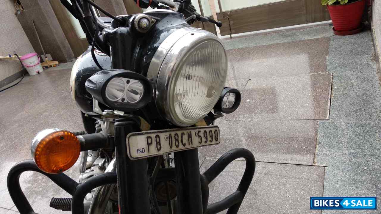 Black Royal Enfield Classic 350 Black Royal Enfield Classic 350