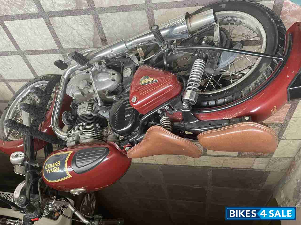 Chestnut Royal Enfield Classic 350