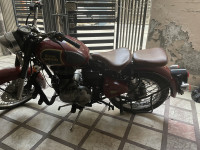 Chestnut Royal Enfield Classic 350