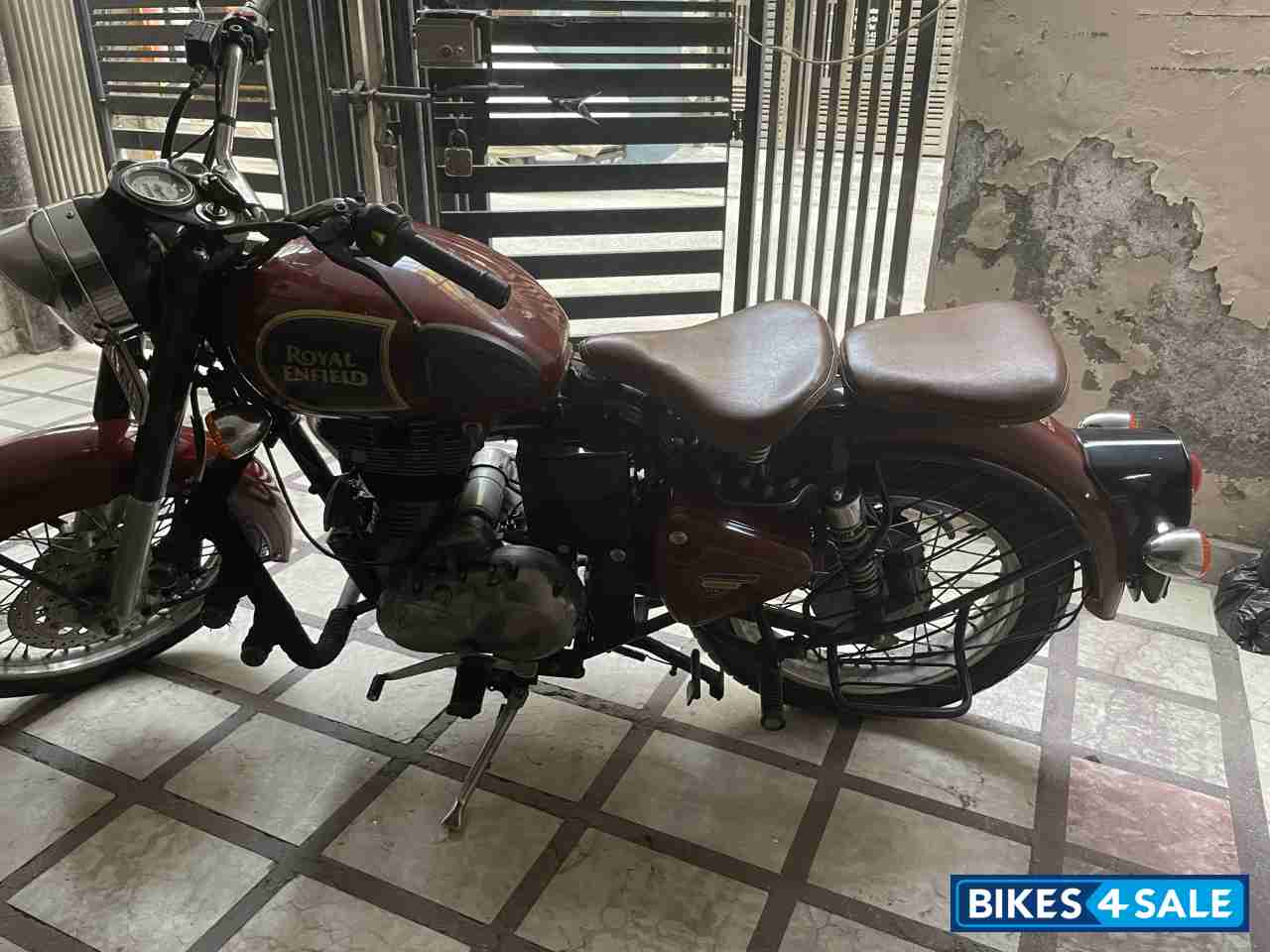 Chestnut Royal Enfield Classic 350 Chestnut Royal Enfield Classic 350