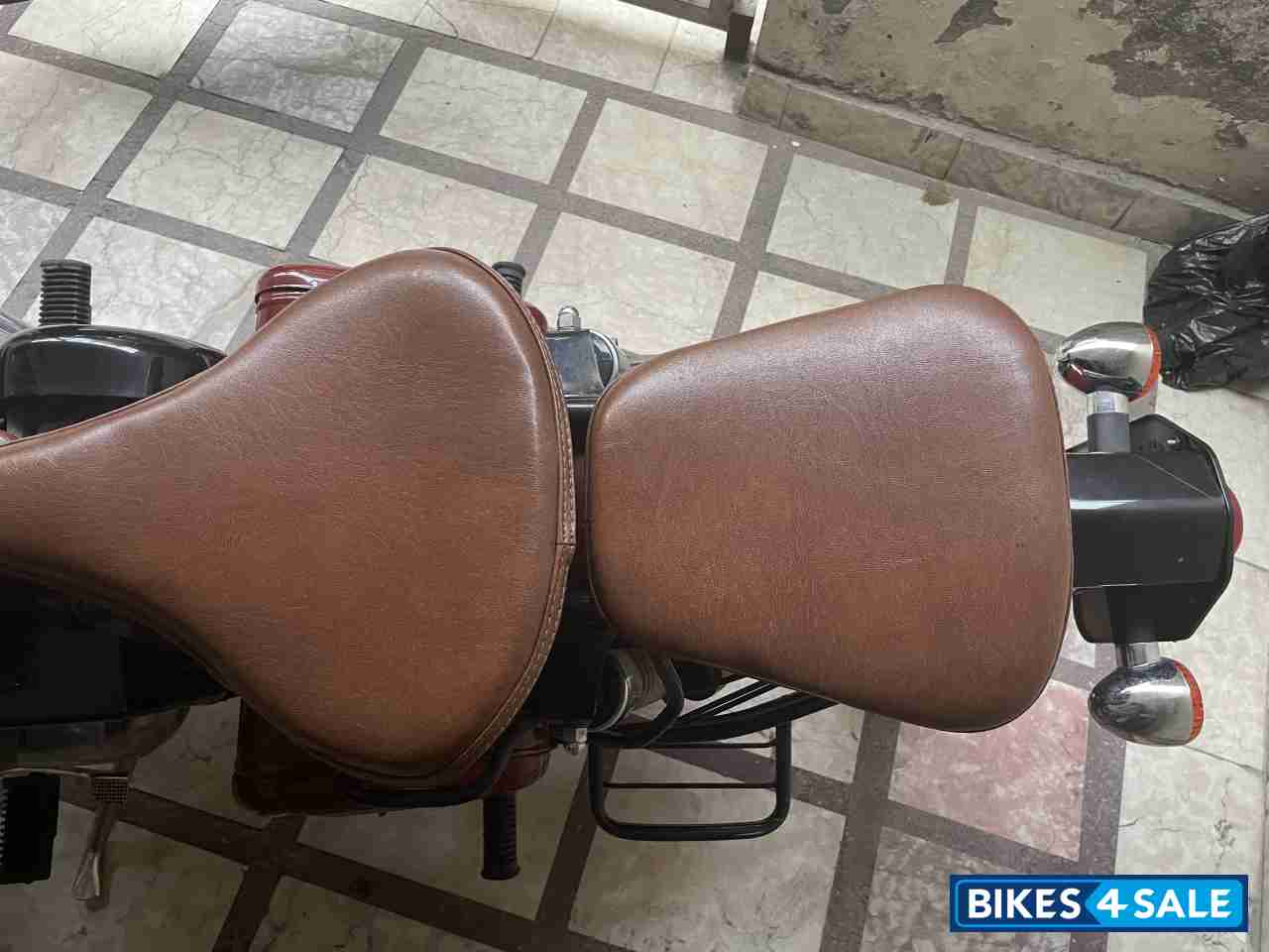 Chestnut Royal Enfield Classic 350 Chestnut Royal Enfield Classic 350