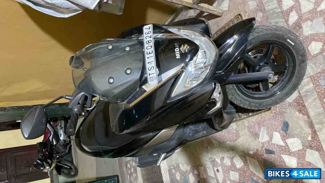 Black Suzuki Burgman Street