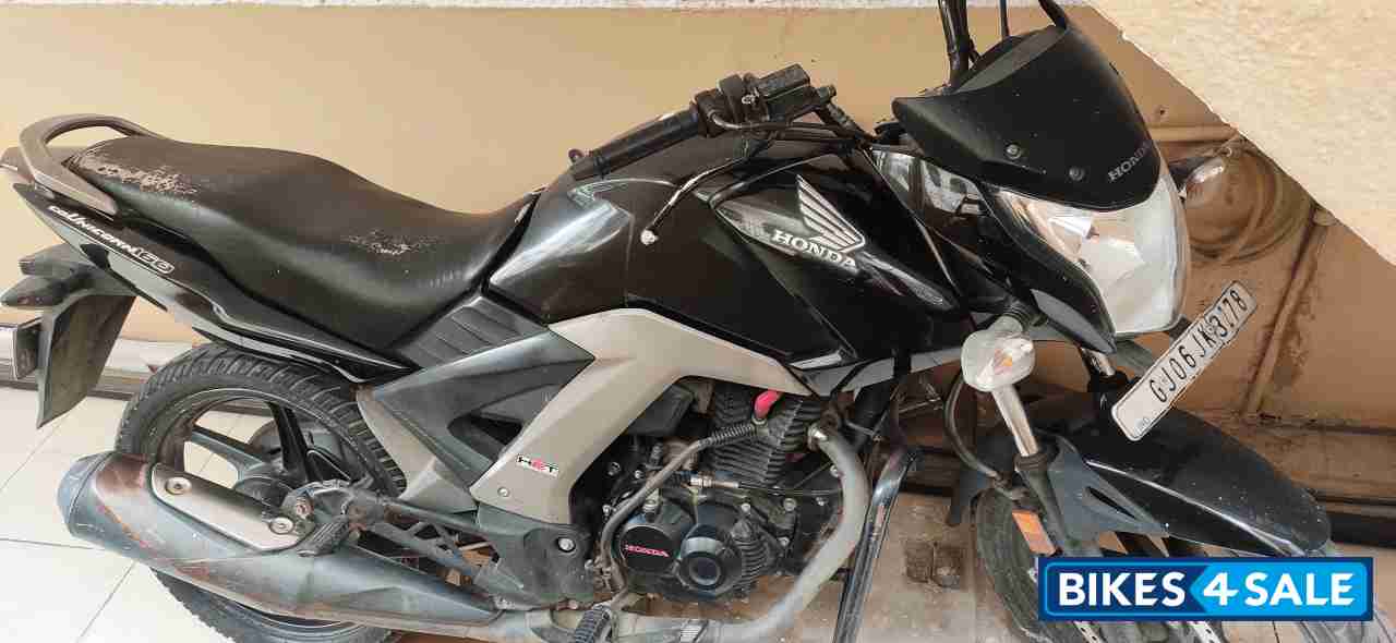 Black Honda CB Unicorn 160