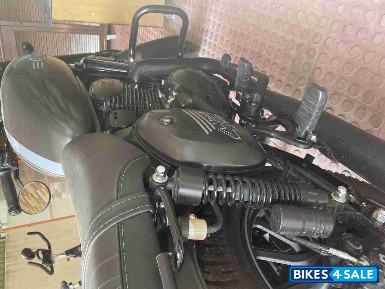 Jawa 42 Dual Channel ABS AllStar Black