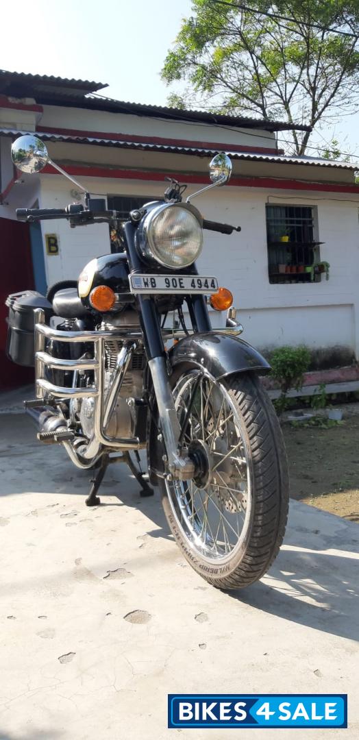 Black Royal Enfield Classic 350 BS VI