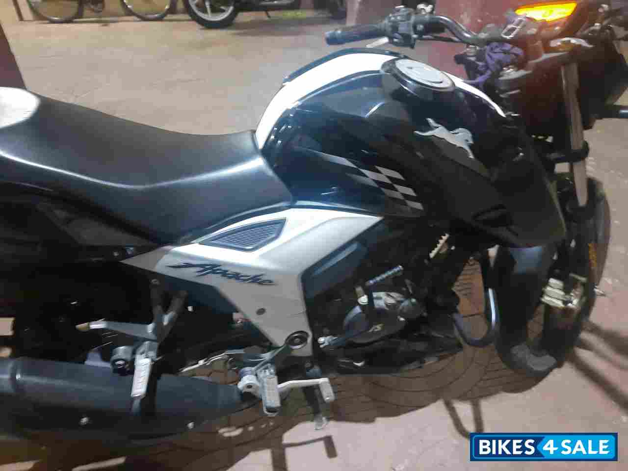 TVS Apache RTR 160 4V TVS Apache RTR 160 4V