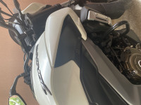 White Bajaj Dominar 400 Disc