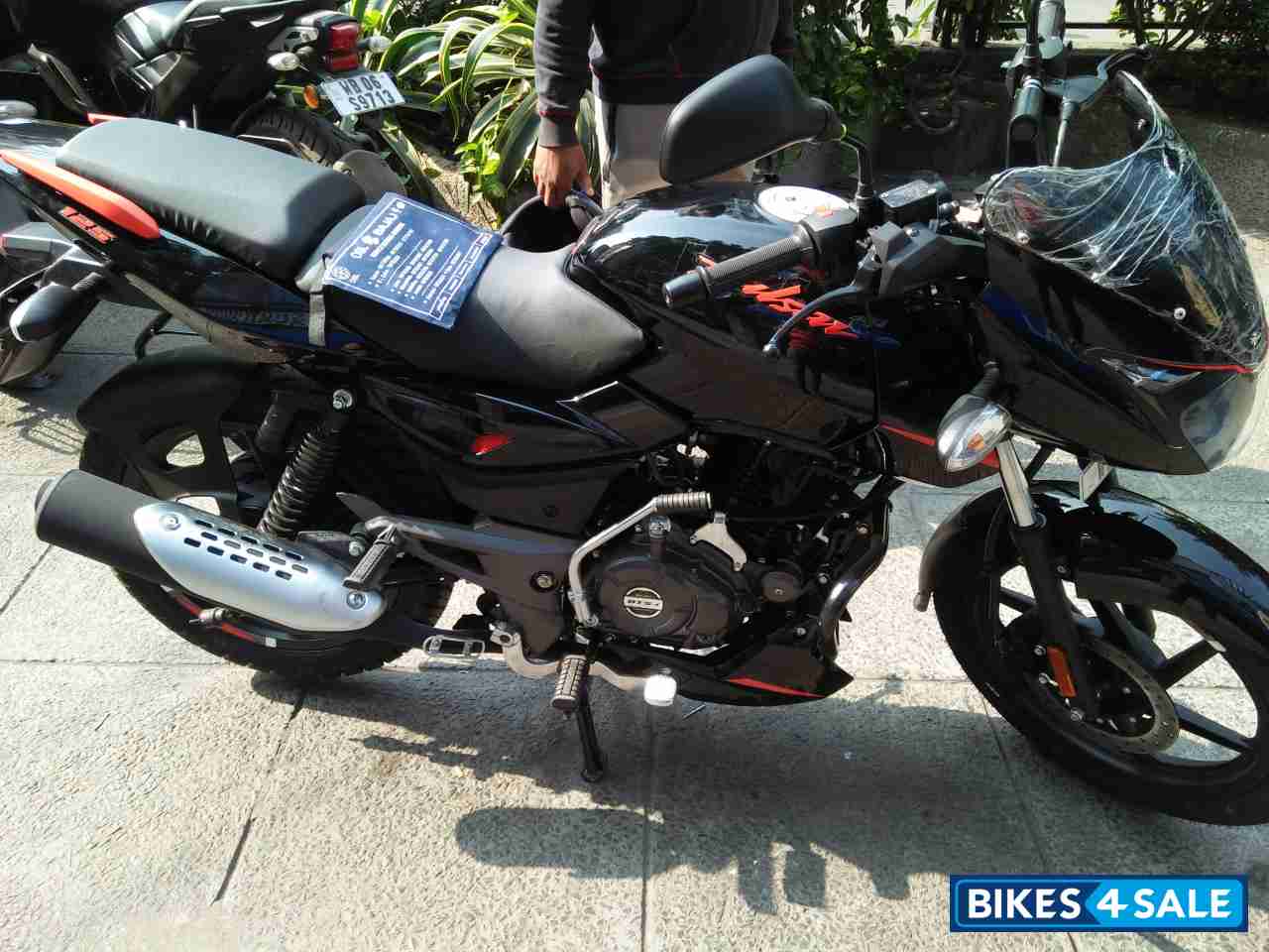 Bajaj Pulsar 125 Split Seat