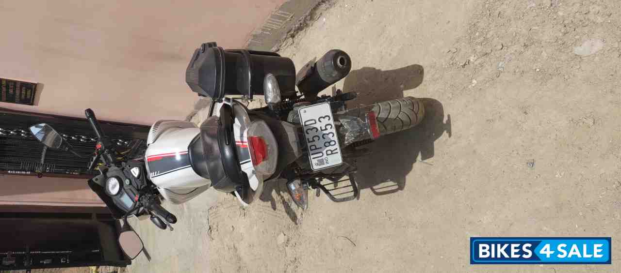 White TVS Apache RTR 160 BS VI