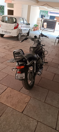 Black Bajaj Avenger Cruise 220 BS6