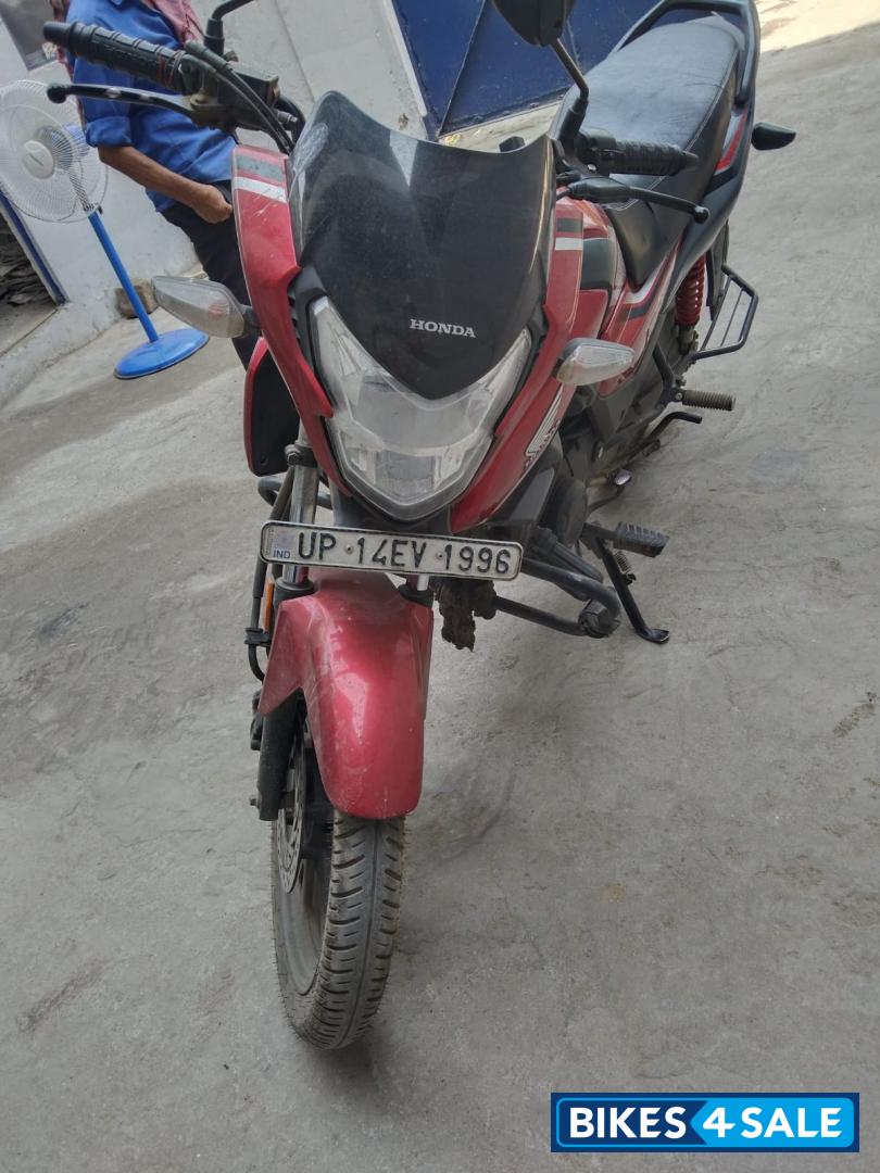 Red Honda CB Shine SP