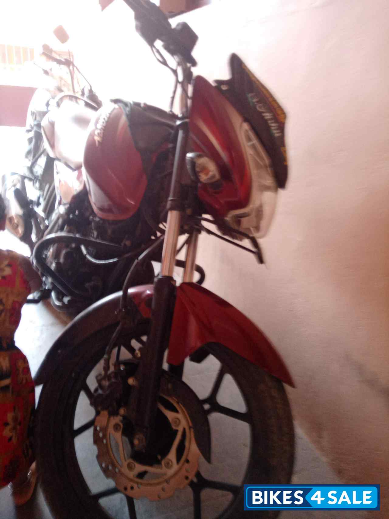 Wine Red Bajaj Discover 150 S