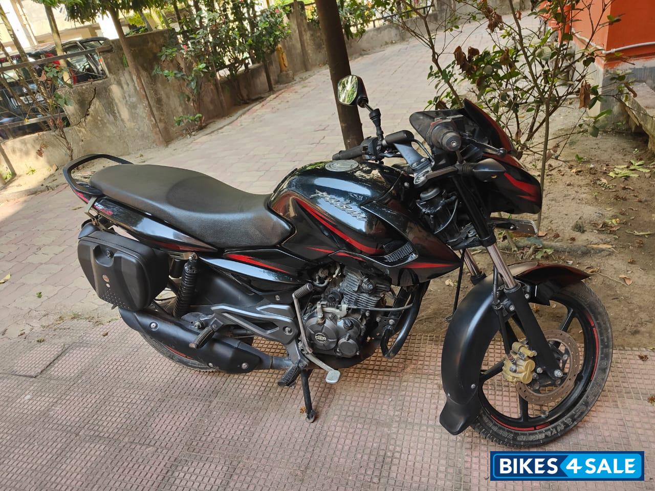 Black Bajaj Pulsar 135LS
