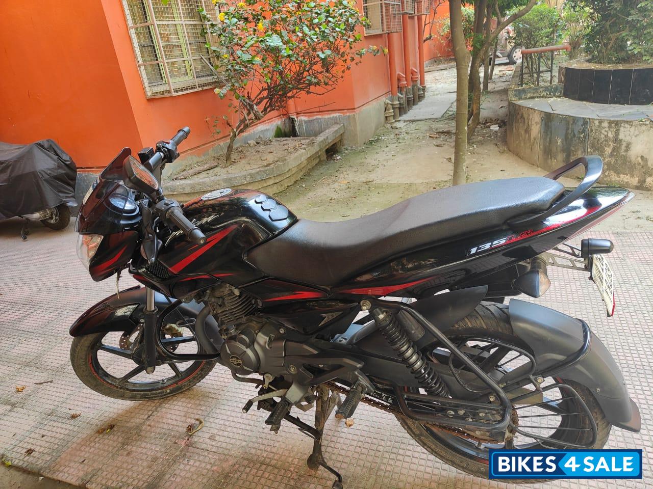 Black Bajaj Pulsar 135LS