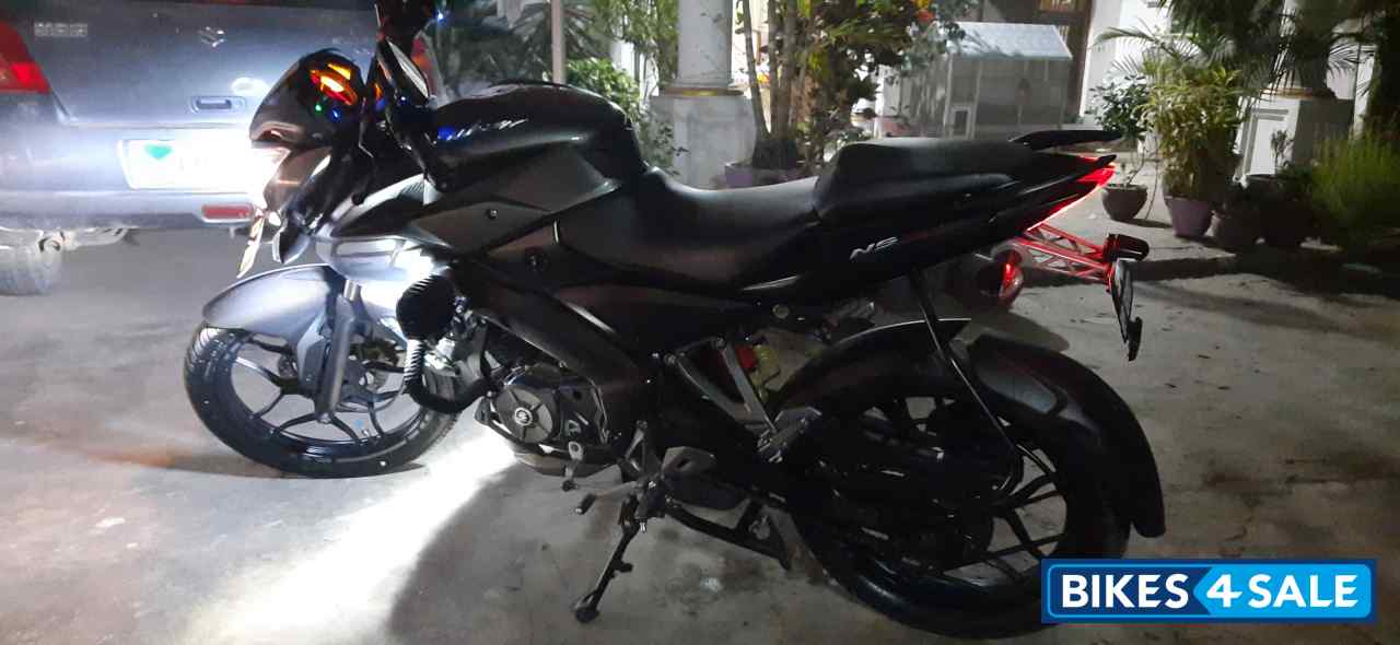 Grey Bajaj Pulsar NS 160 BS6