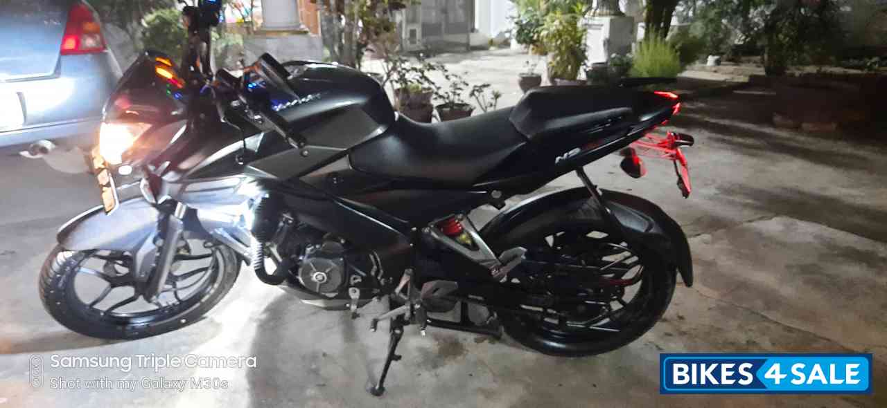 Grey Bajaj Pulsar NS 160 BS6