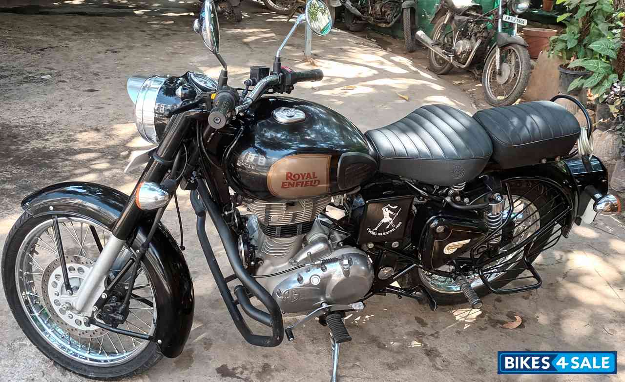 Black Royal Enfield Classic 350