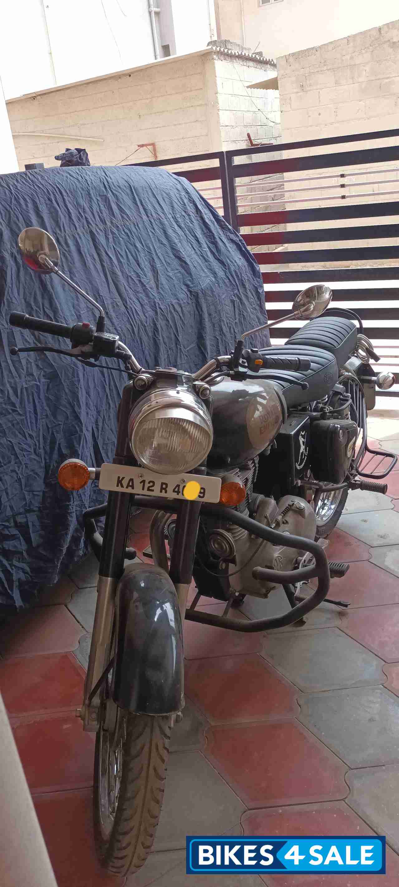 Black Royal Enfield Classic 350