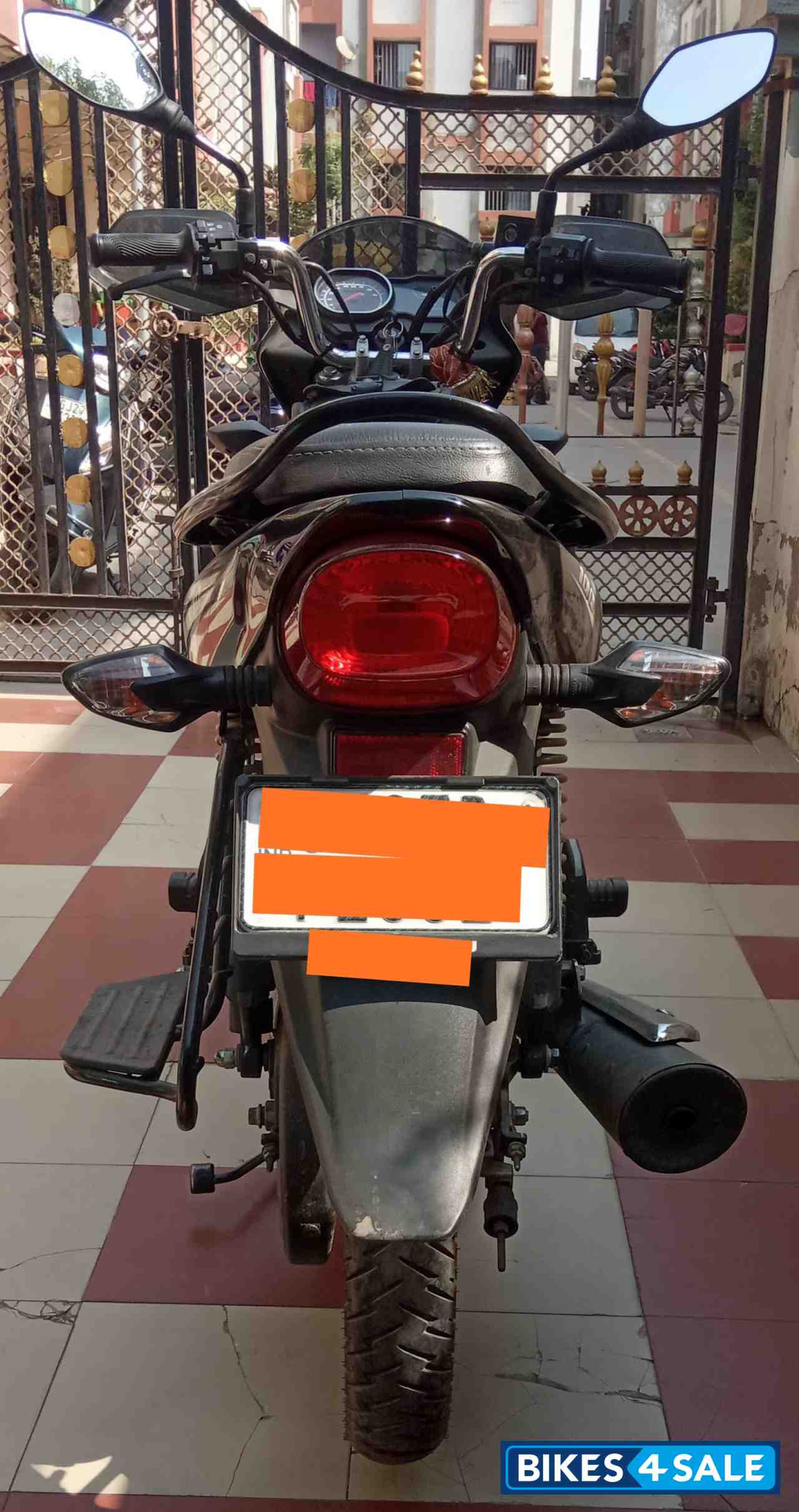 Black & Silver Bajaj Platina 100 ES BS6