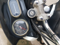 Bajaj V15
