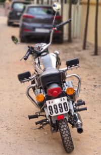 Chrome And Green Royal Enfield Bullet Machismo A350