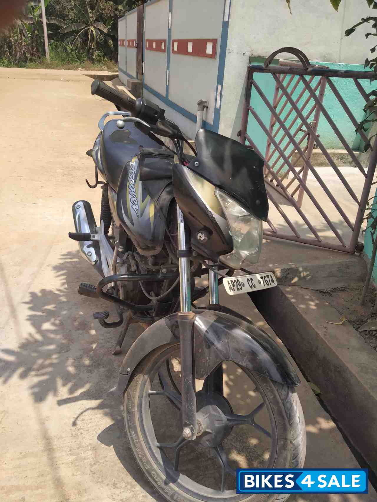Black Olive Yellow Bajaj Discover 100M
