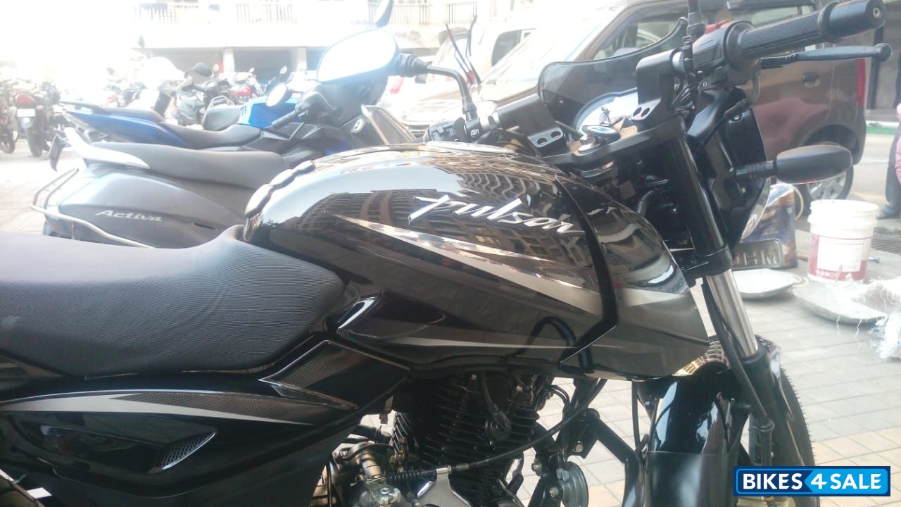 Black Bajaj Pulsar 150 Twin Disc BS6