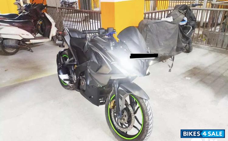 Bajaj Pulsar RS 200 ABS Bajaj Pulsar RS 200 ABS