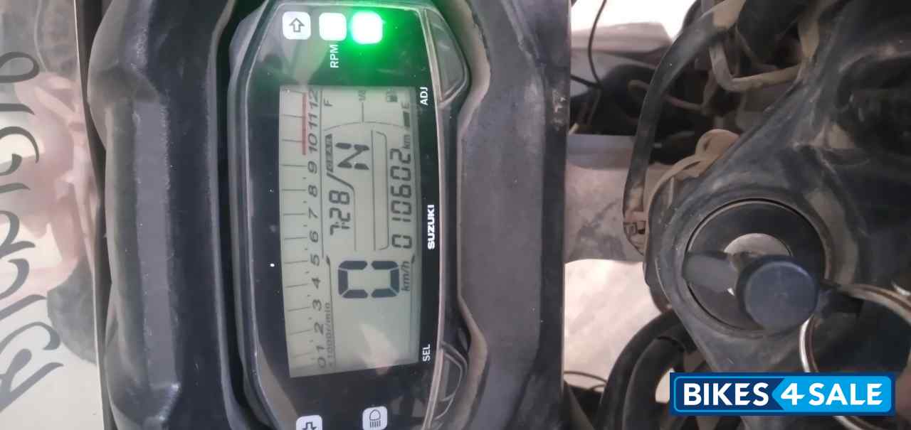 Black Suzuki Gixxer SF