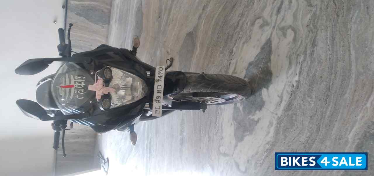 Black Suzuki Gixxer SF