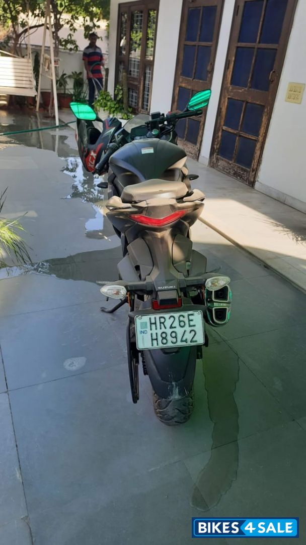 Matt Black Suzuki Gixxer SF 250