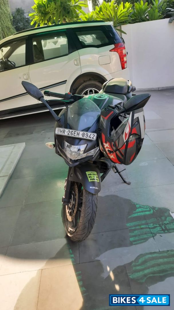 Matt Black Suzuki Gixxer SF 250