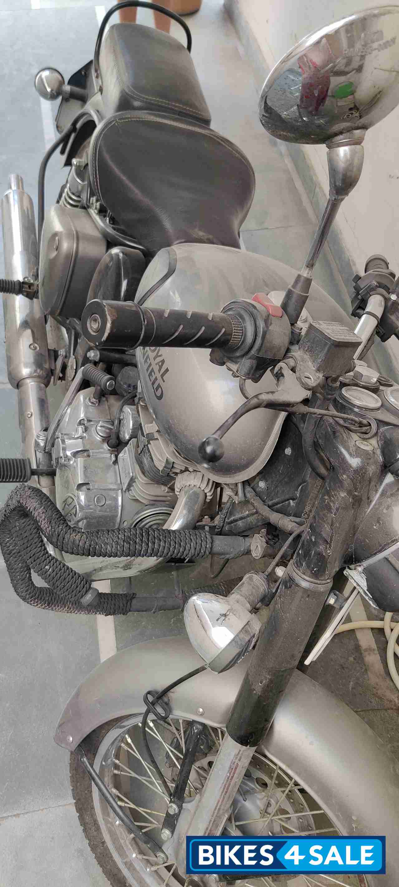 Grey Royal Enfield Classic 350 Grey Royal Enfield Classic 350