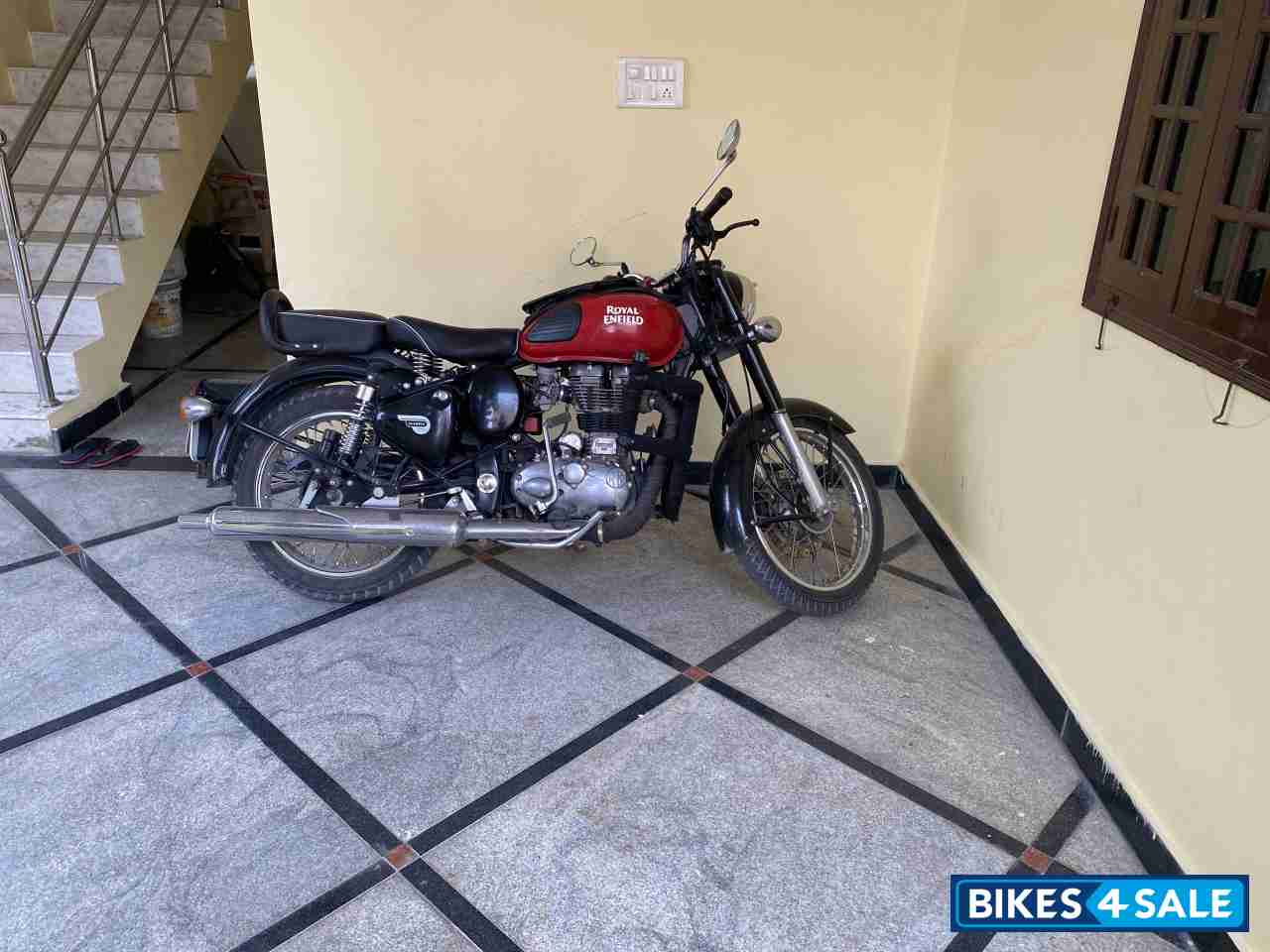 Royal Enfield Classic 350 Redditch Red