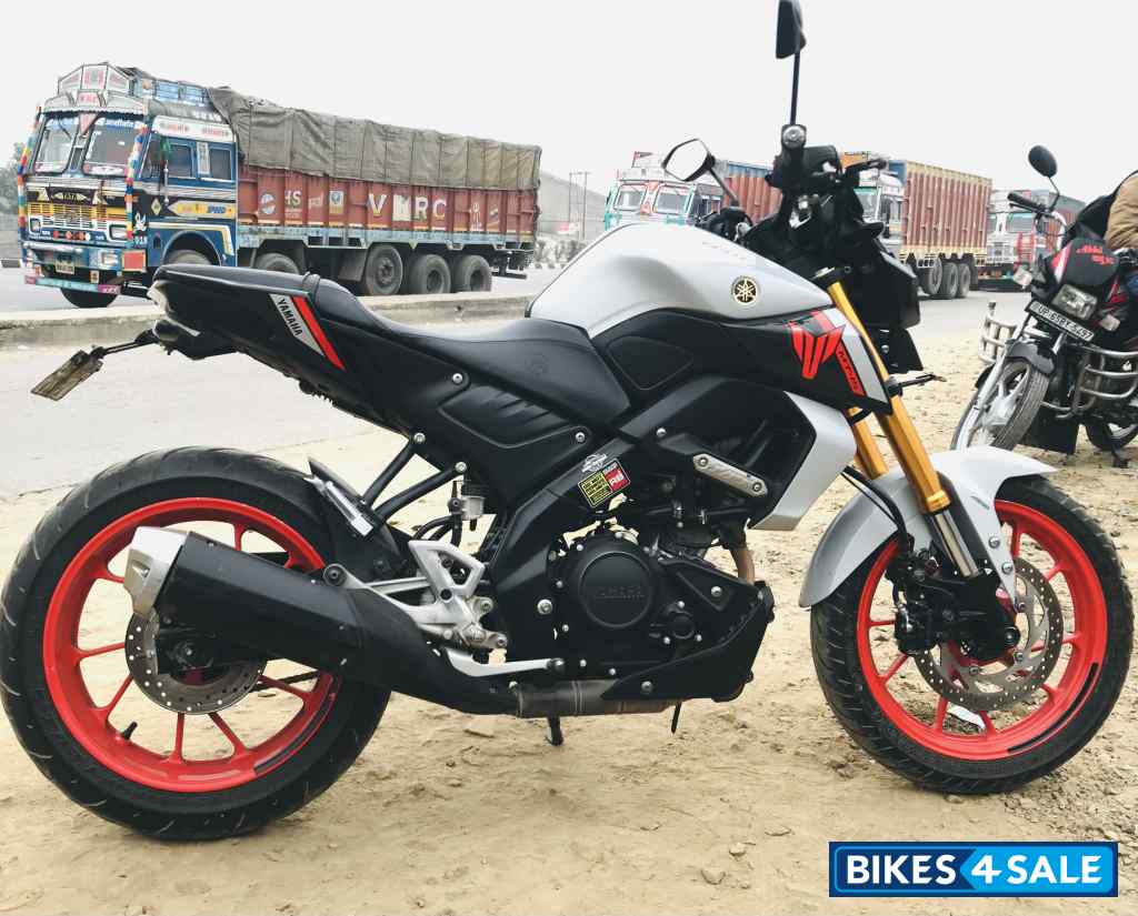 Ice-fluo Vermillion Yamaha MT-15 BS6