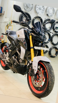 Ice-fluo Vermillion Yamaha MT-15 BS6