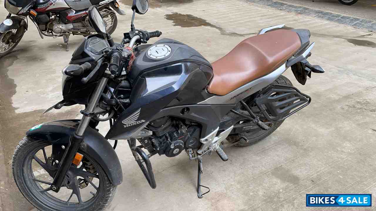 Honda CB Hornet 160R