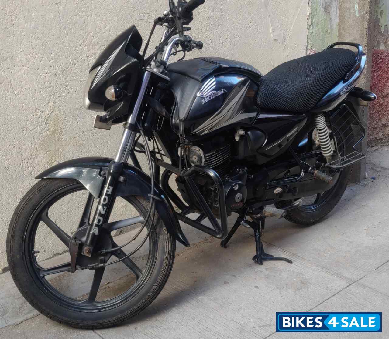 Black Honda CB Shine Black Honda CB Shine