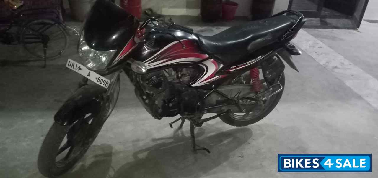 Black Honda Dream Yuga